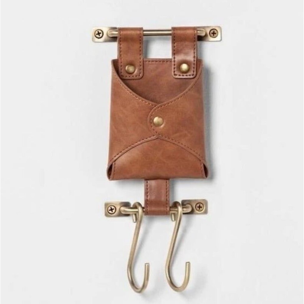 NWT Target Threshold Faux brown Leather Entryway Mail Holder Hooks